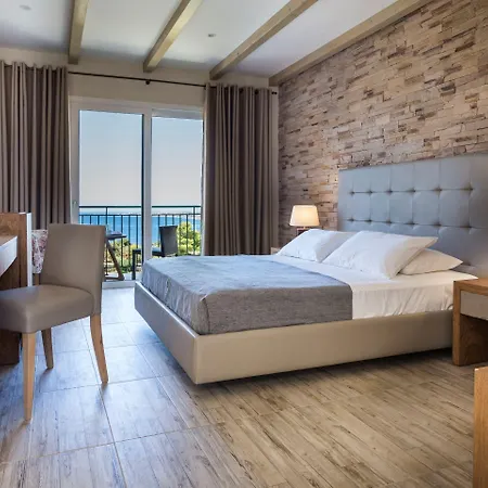 Dionysos Village Lägenhetshotell