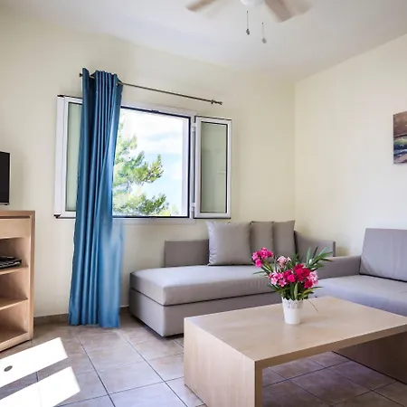 Dionysos Village Apartmanhotel Lászi