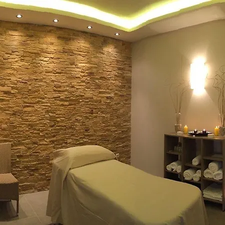 Dionysos Village Lägenhetshotell 4*