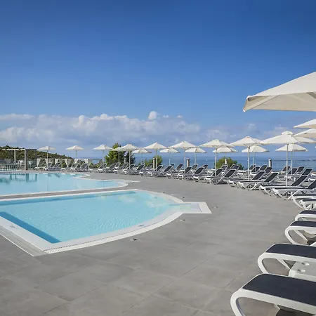Dionysos Village Apartmanhotel Lászi