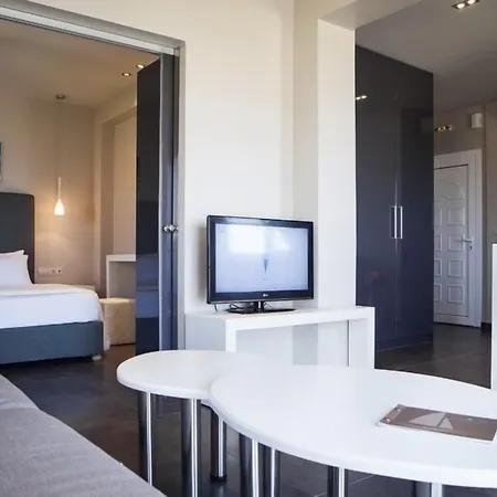 Dionysos Village Apartmanhotel Lászi