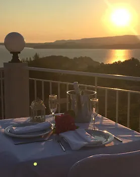 Ξενοδοχείο με διαμερίσματα Dionysos Village Λάσση