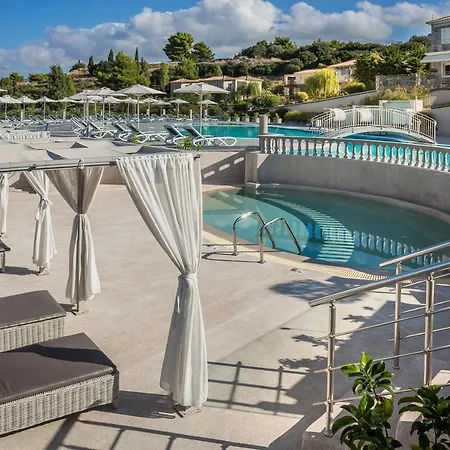 Dionysos Village Apartmanhotel