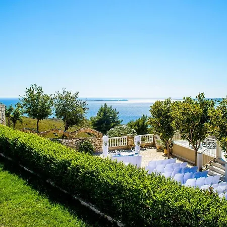 Dionysos Village 4*