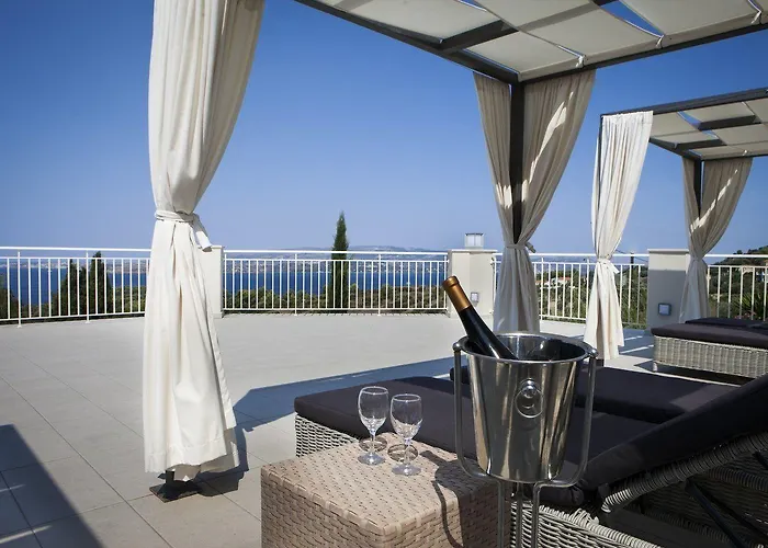 Aparthotel Dionysos Village