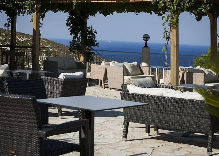 狄奥尼索斯度假公寓 拉瑟