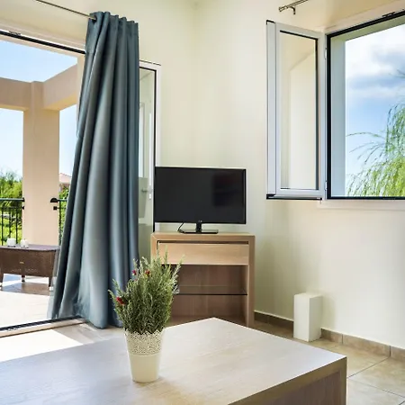 Lägenhetshotell Dionysos Village 4*